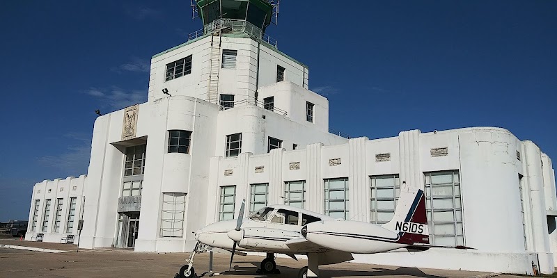1940 Air Terminal Museum - Photo 3