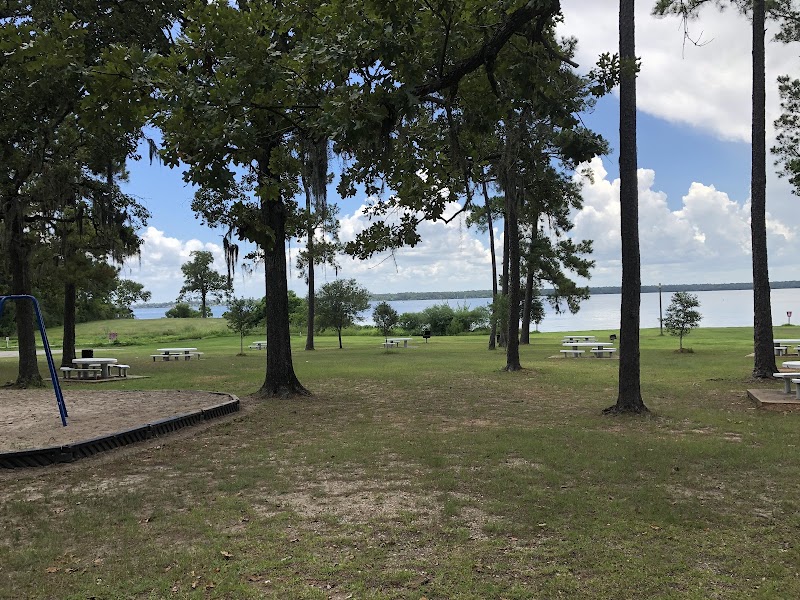 Alexander Deussen Park - Photo 2