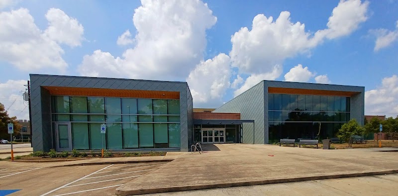 Alice McKean Young Neighborhood Library - Photo 3