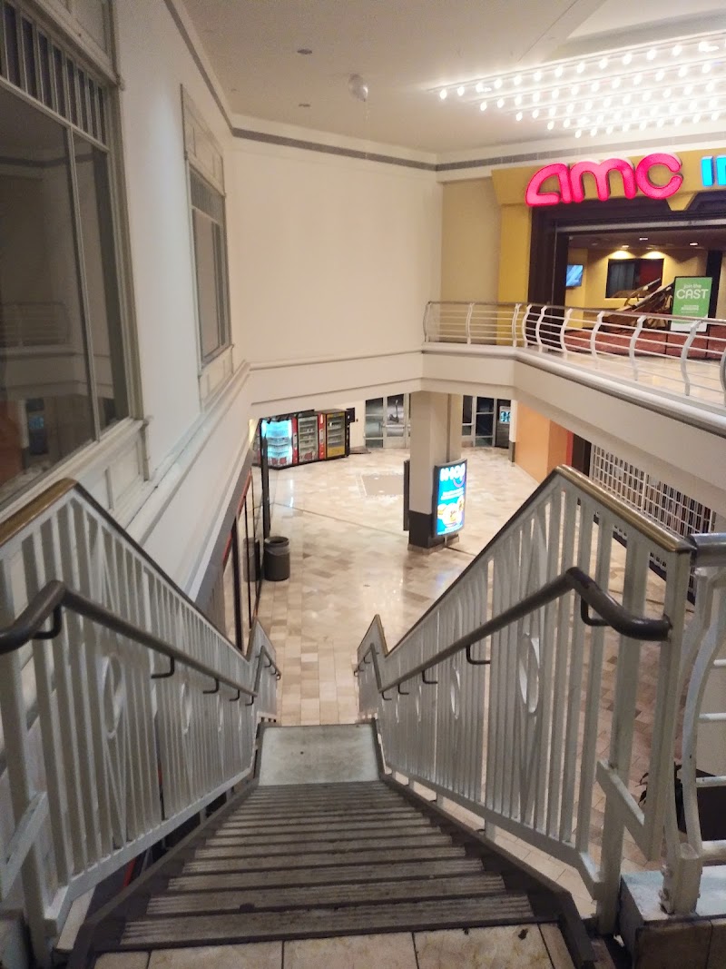 AMC Rivercenter 11