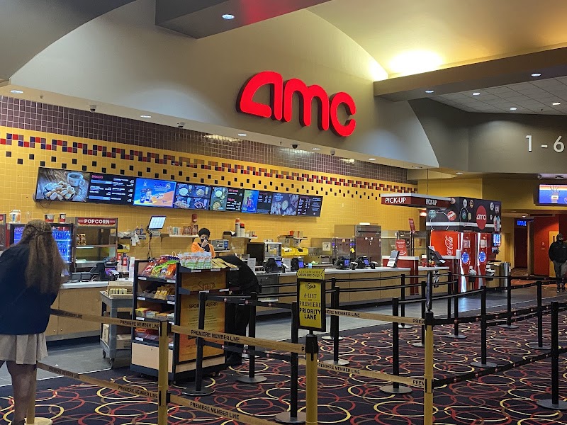 AMC Traders Point 12