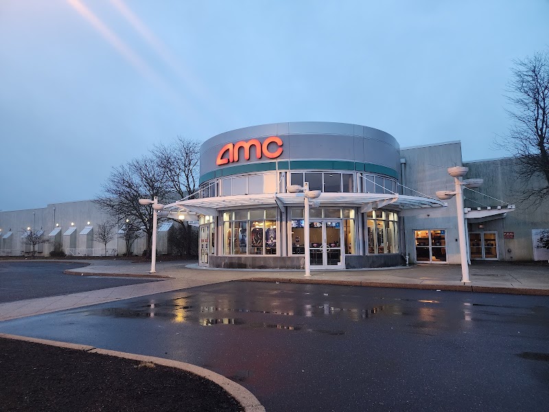 AMC Voorhees 16