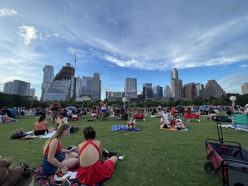 Auditorium Shores at Town Lake Metropolitan Park