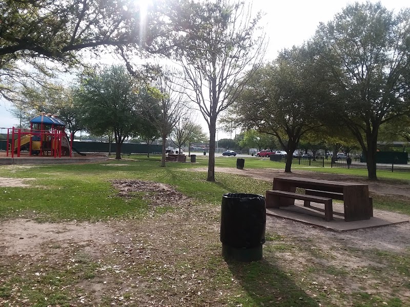 Bayland Park - Photo 3