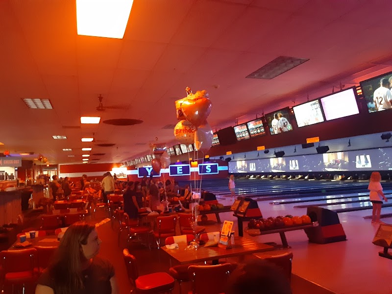 Bowlero Niles