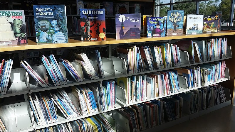 Bracewell Neighborhood Library - Photo 8