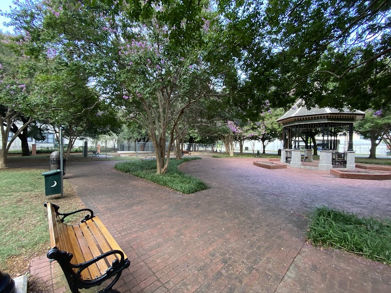 Central Square Park - Photo 3