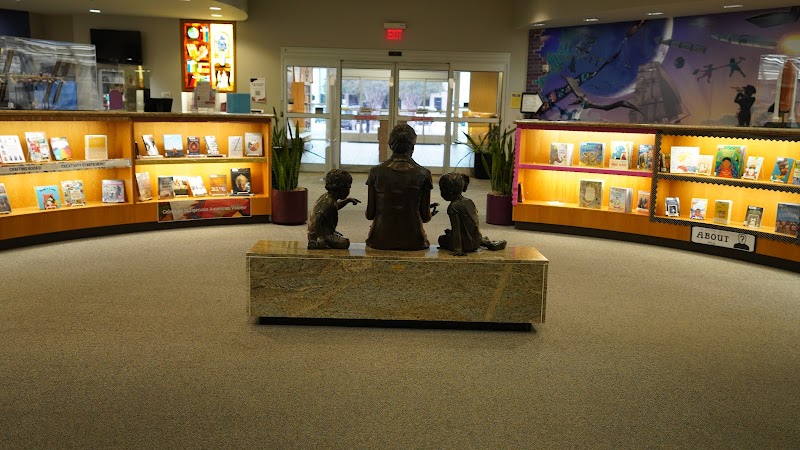 Clear Lake City-County Freeman Branch Library - Photo 4