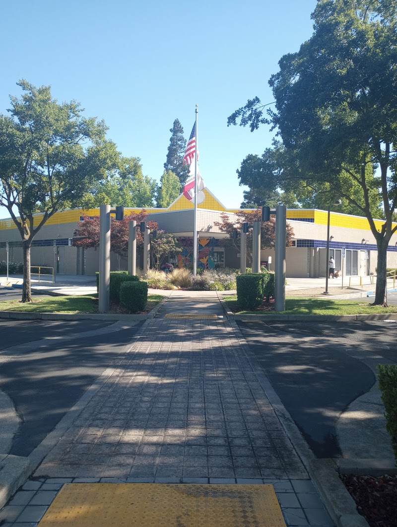 Colonial Heights Library