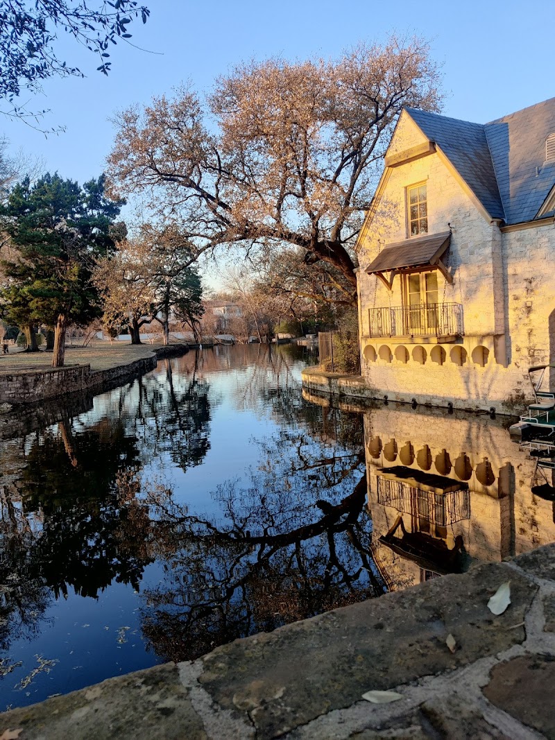 Curtis Park - Photo 2