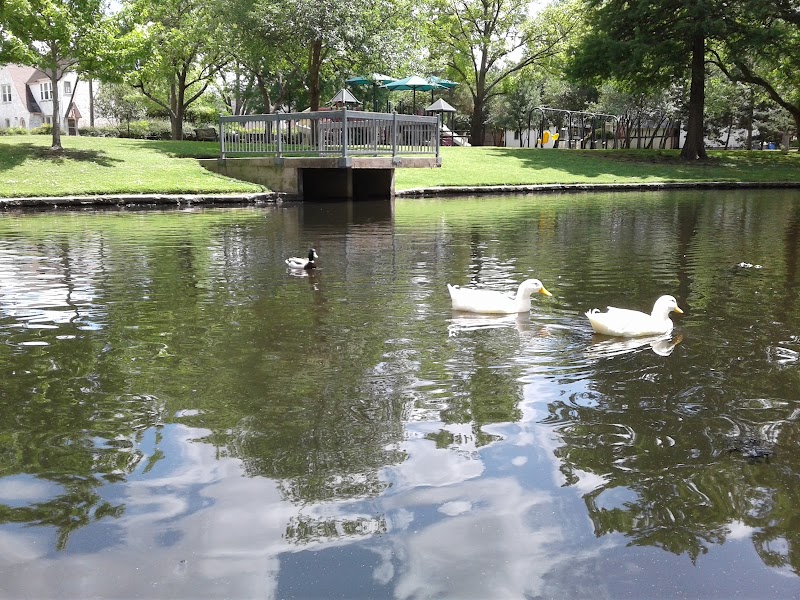 Curtis Park - Photo 9