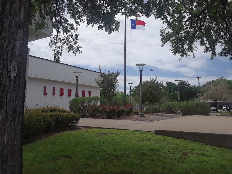 Dallas West Branch Library - Photo 3