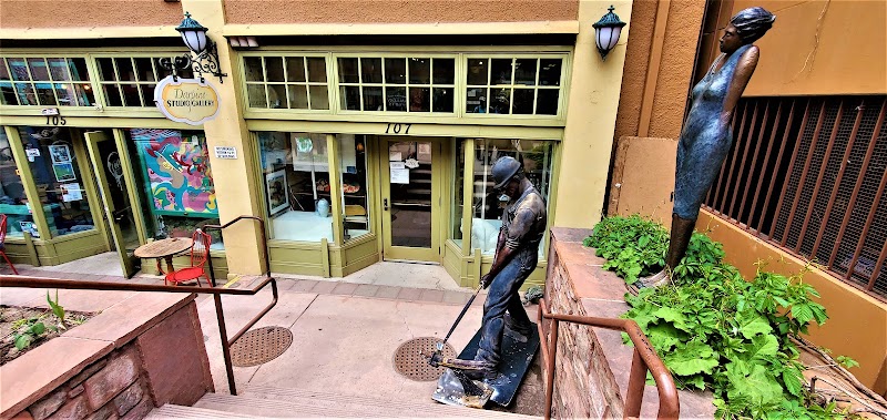 Darpino Studio Gallery