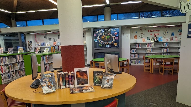 Everett Collier Regional Library - Photo 2