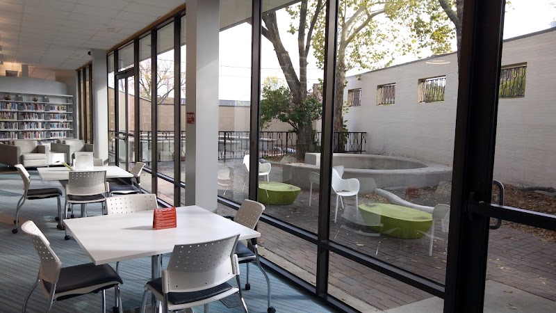 Flores Neighborhood Library - Photo 5