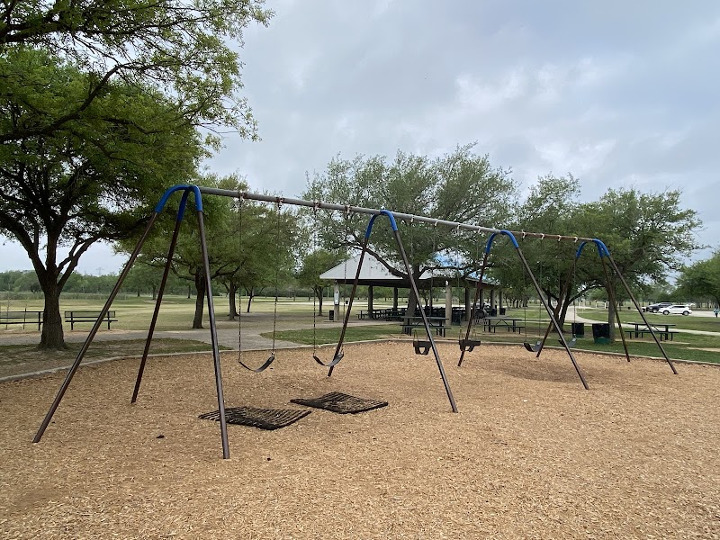 George Bush Park Childrens Playground - Photo 3