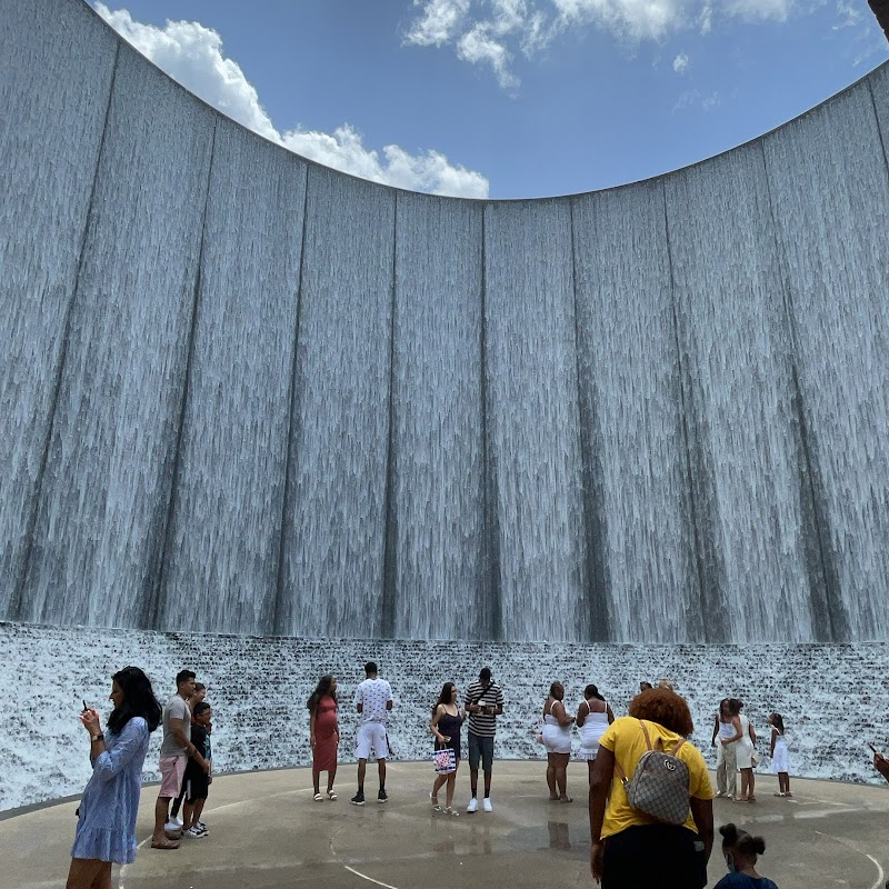 Gerald D. Hines Waterwall Park - Photo 2