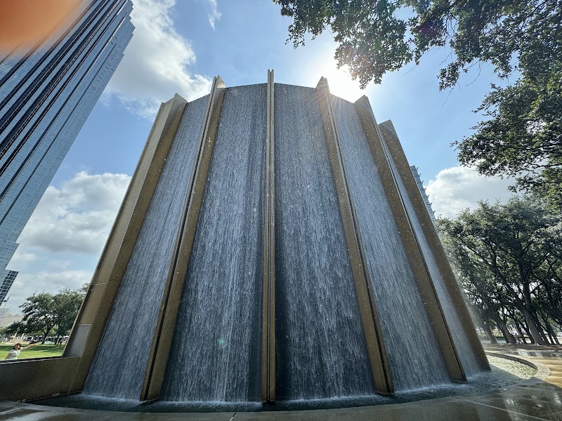 Gerald D. Hines Waterwall Park - Photo 4
