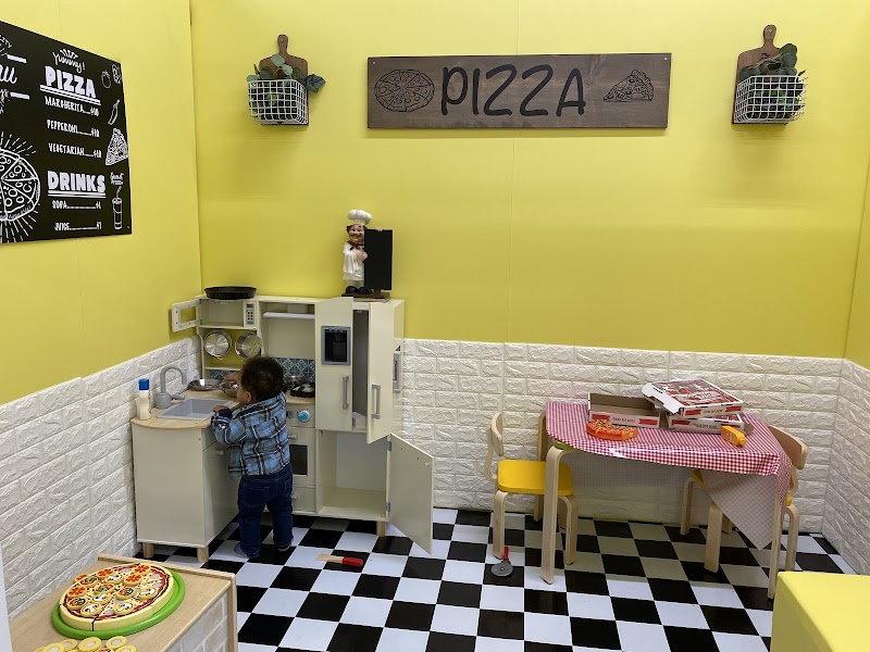Giggles and Fun Indoor Playground (Houston) - Photo 10