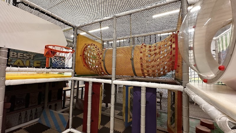 Giggles and Fun Indoor Playground (Houston) - Photo 9
