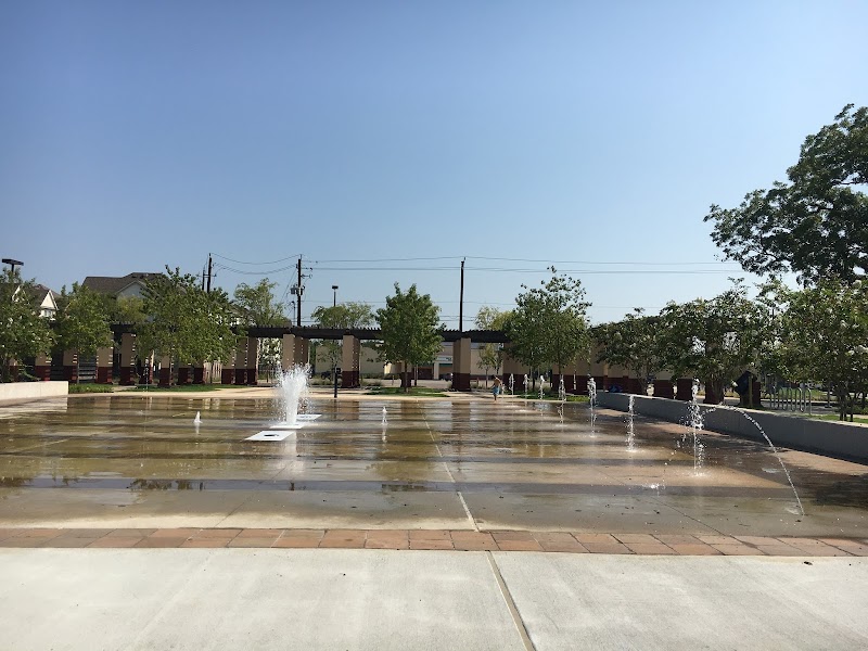 Guadalupe Plaza Park - Photo 5