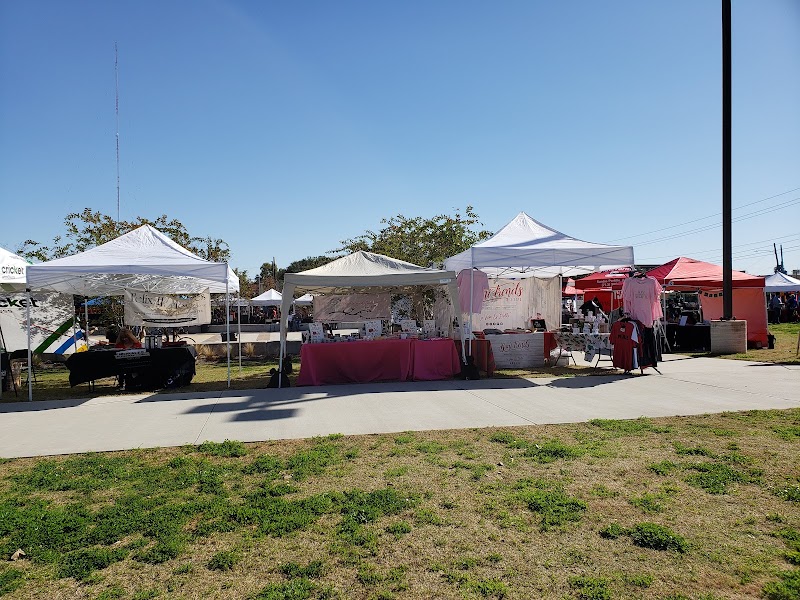 Guadalupe Plaza Park - Photo 9