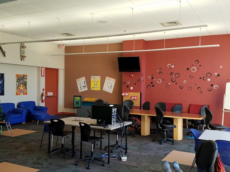 Haggard Library - Photo 8