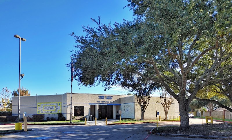 Harris County Public Library - Maud Smith Marks Branch - Photo 2