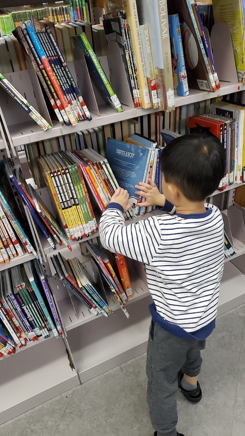 Harris County Public Library - Maud Smith Marks Branch - Photo 7