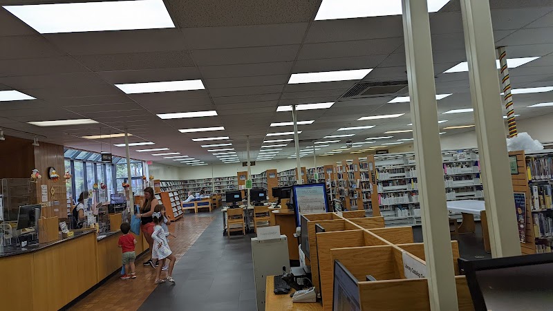 Harris County Public Library - Spring Branch Memorial Library - Photo 2
