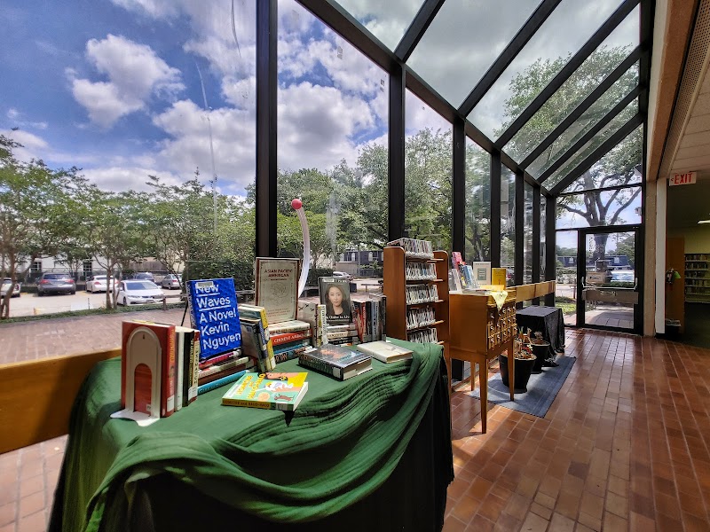 Harris County Public Library - Spring Branch Memorial Library - Photo 5