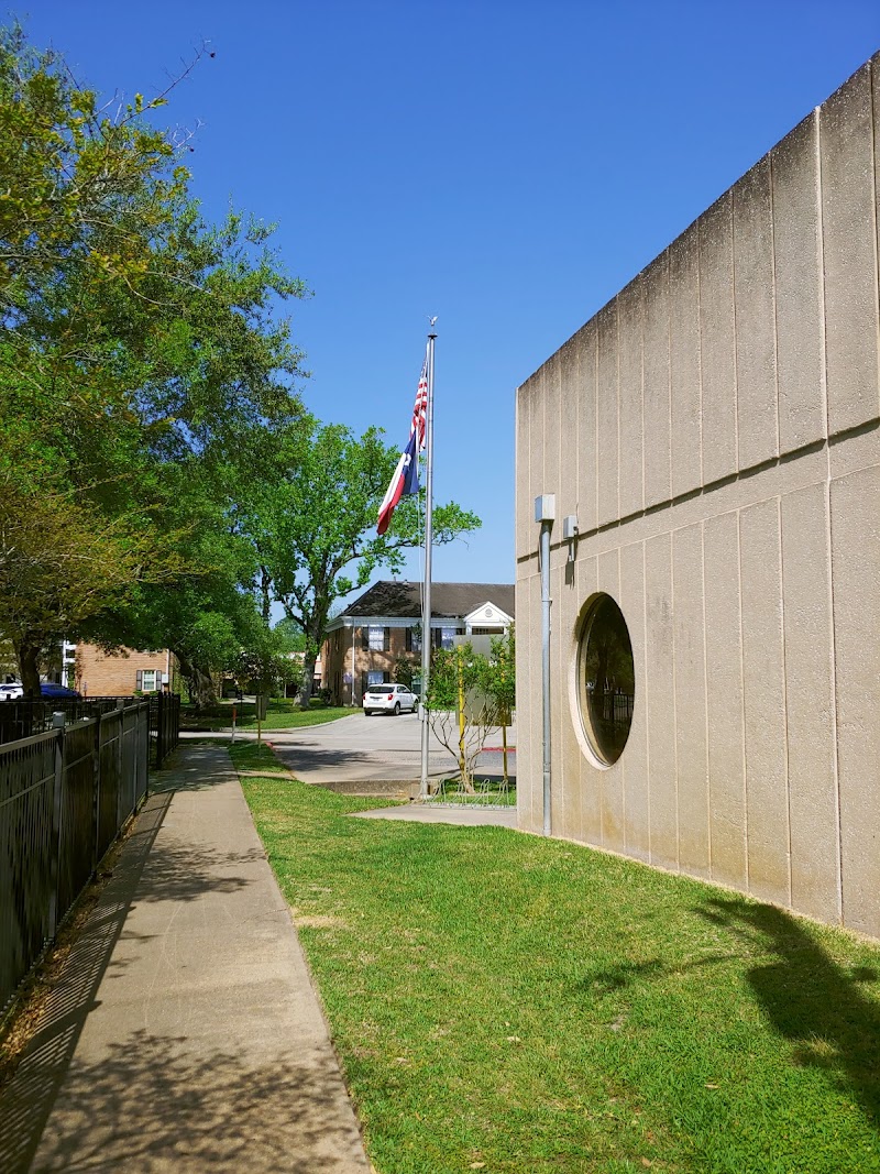 Harris County Public Library - Spring Branch Memorial Library - Photo 8