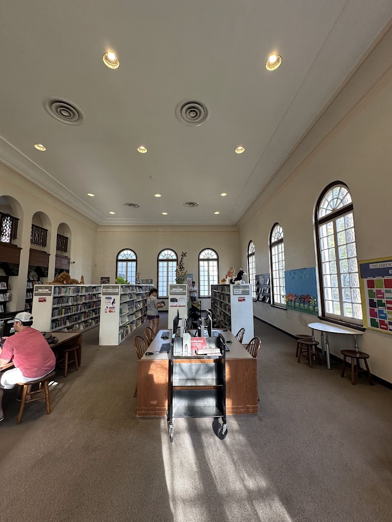Heights Neighborhood Library - Photo 5