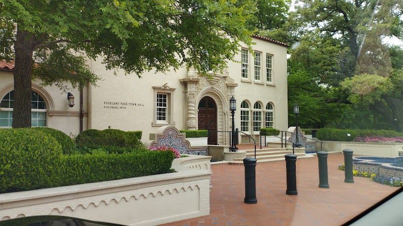 Highland Park Harvey R. "Bum" Bright Library