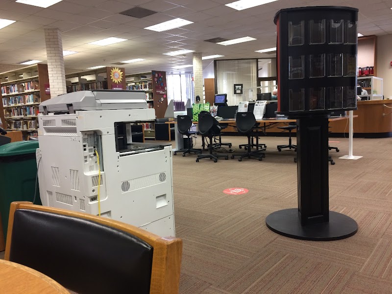 Hillendahl Neighborhood Library - Photo 4