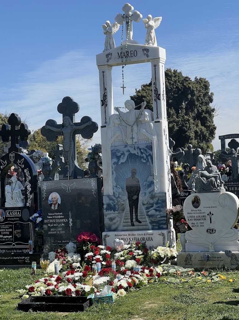 Holy Cross Cemetery & Mausoleum