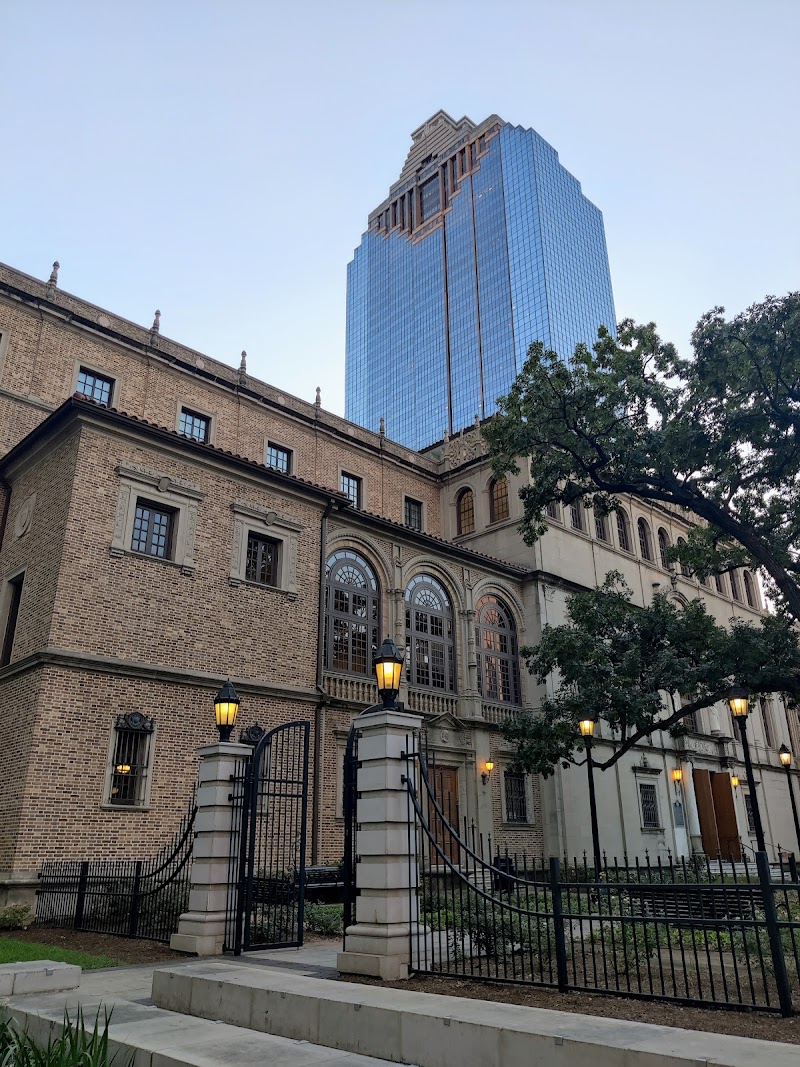 Houston Public Library - Central Library - Photo 9