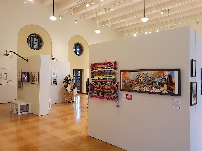 Houston Public Library Foundation - Photo 7