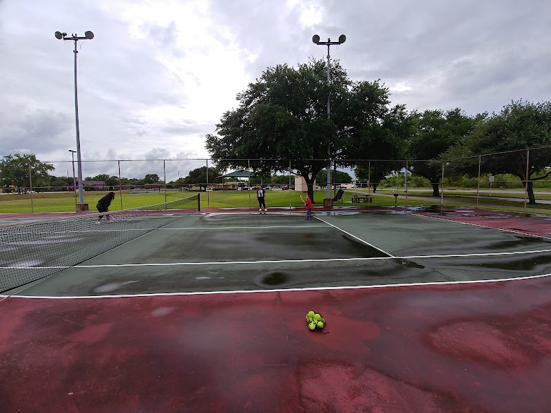 Hutcheson Park - Photo 2