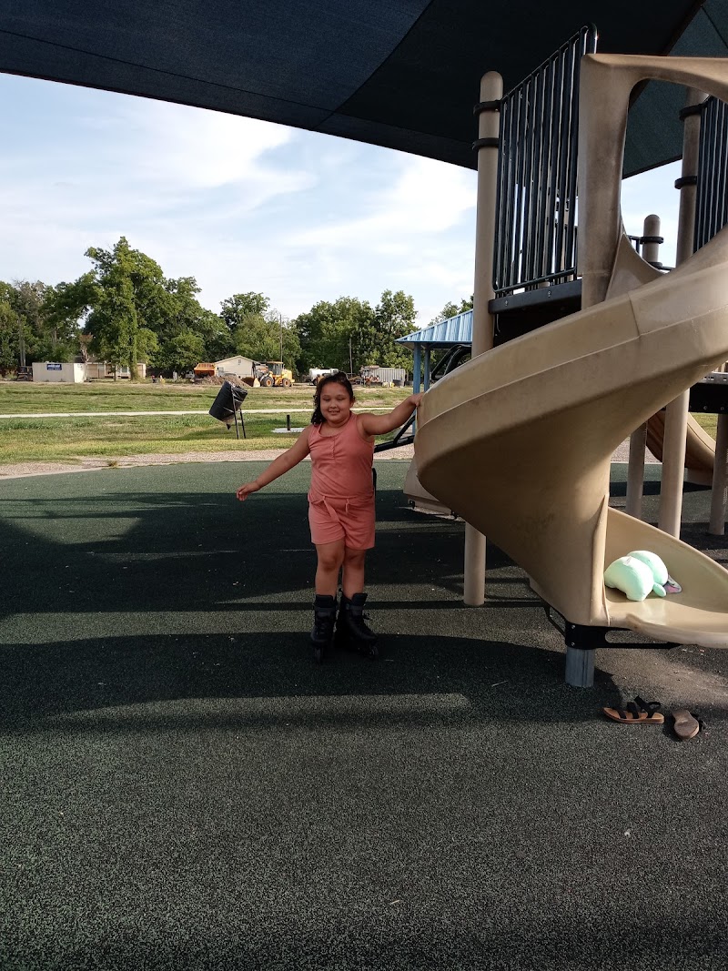 Hutcheson Park - Photo 4
