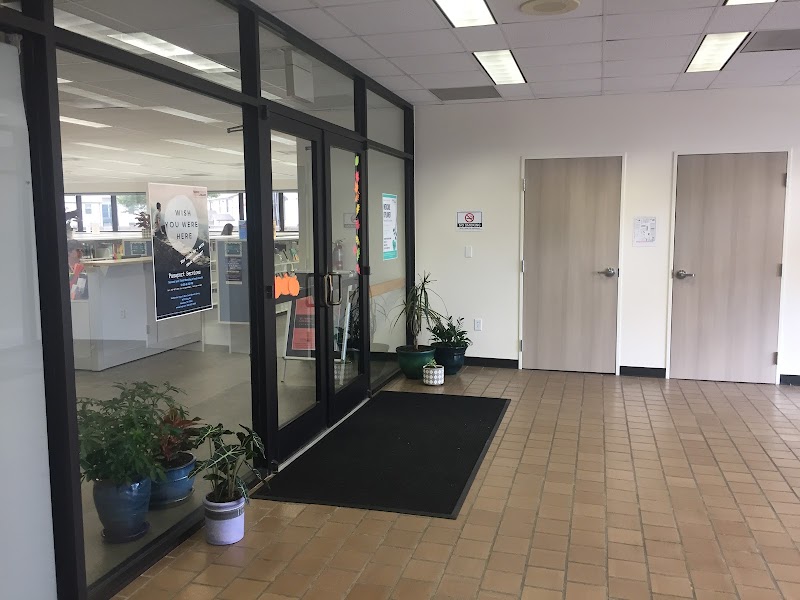 Katherine Tyra Branch Library - Photo 4