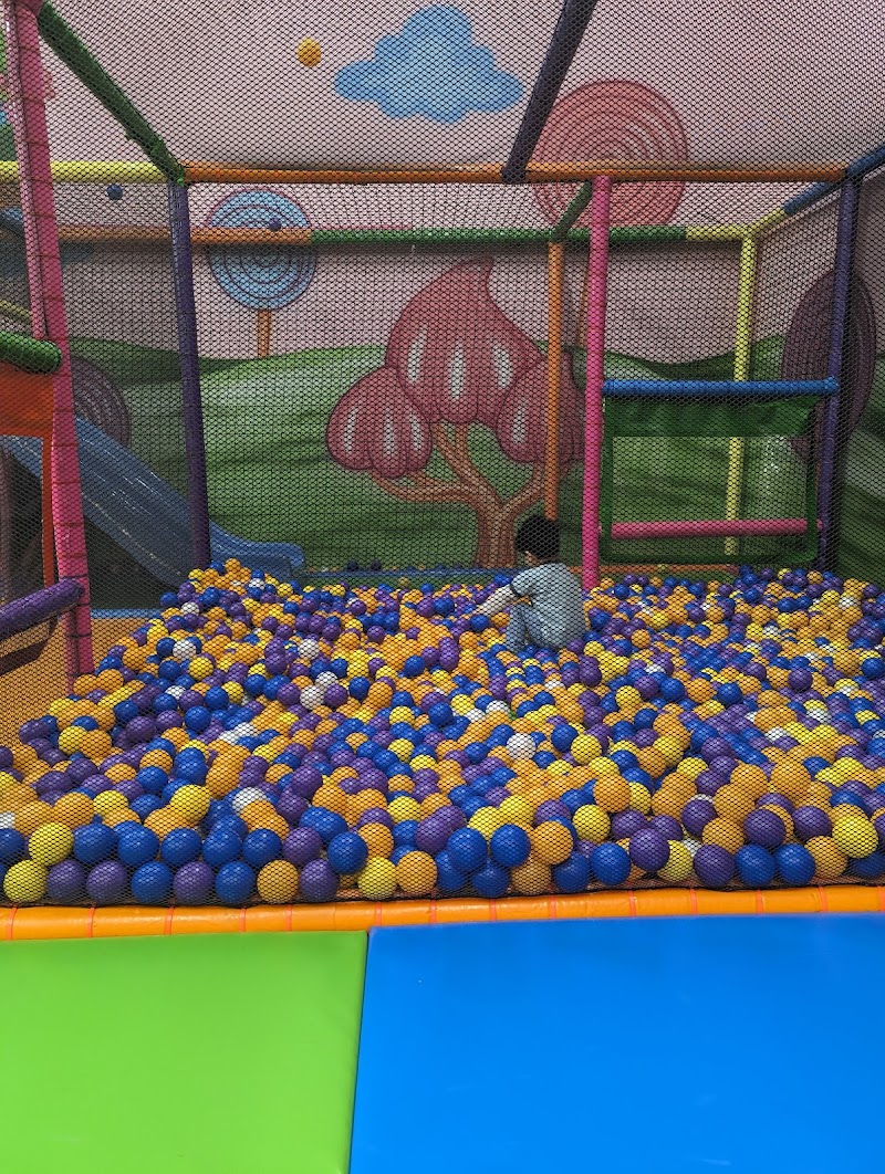 Kids Empire Houston Maplewood - Photo 7