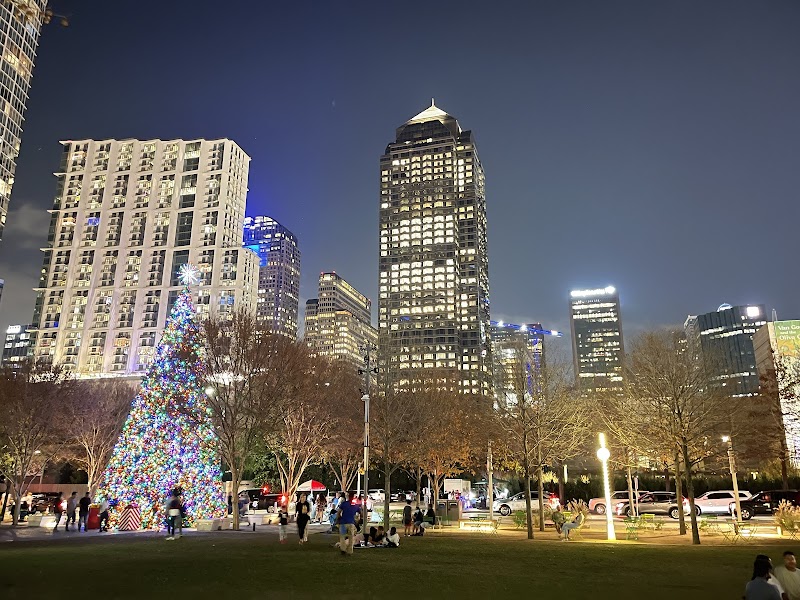 Klyde Warren Park - Photo 3