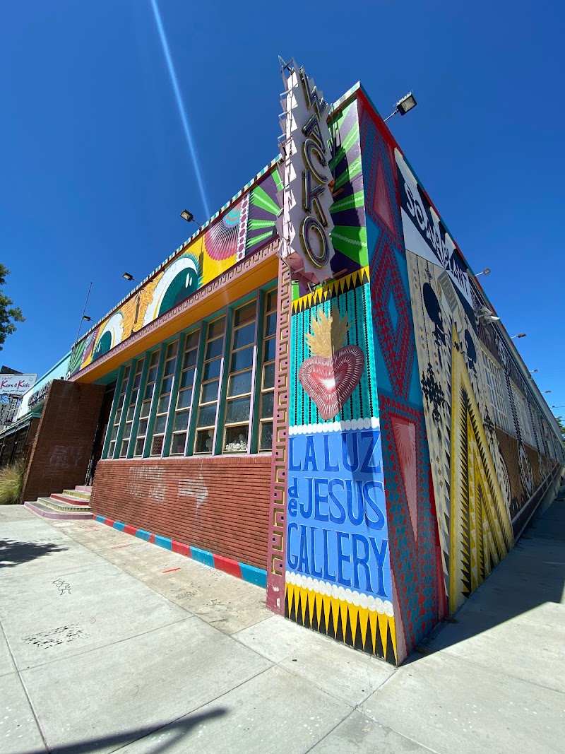 La Luz De Jesus Gallery