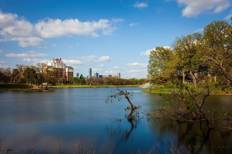 Lake Cliff Park - Photo 2