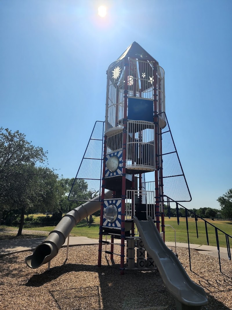 Lake Cliff Park - Photo 4