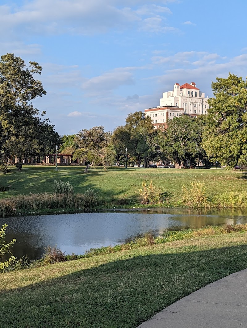 Lake Cliff Park - Photo 8