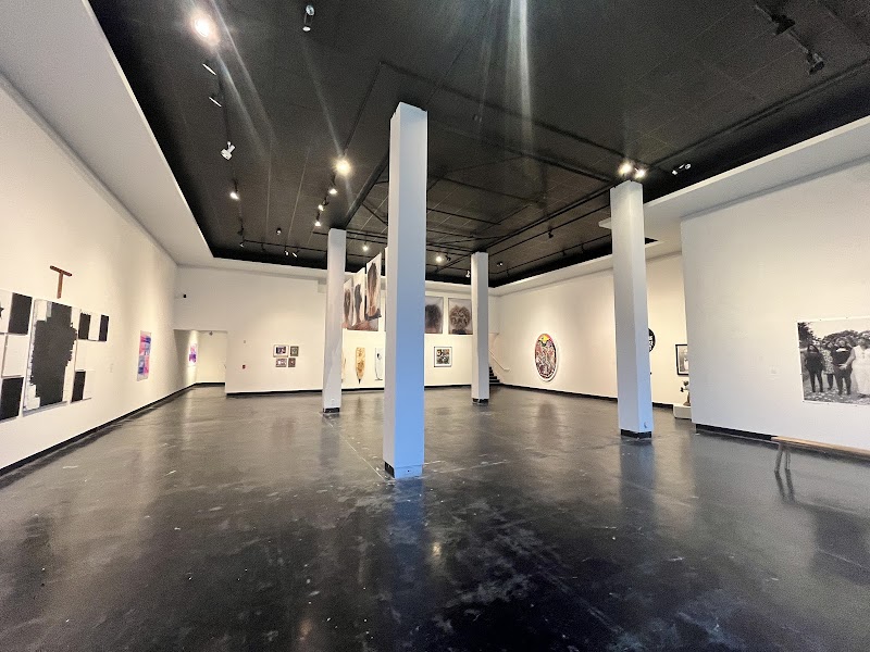Lawndale Art Center - Photo 4