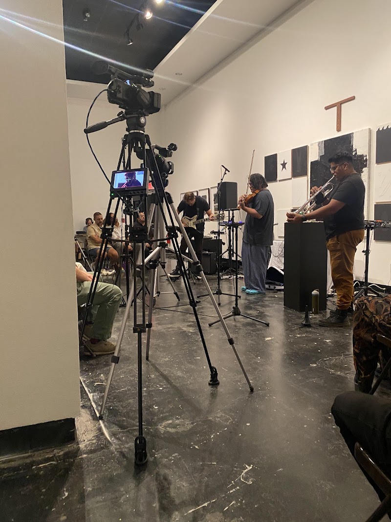 Lawndale Art Center - Photo 8