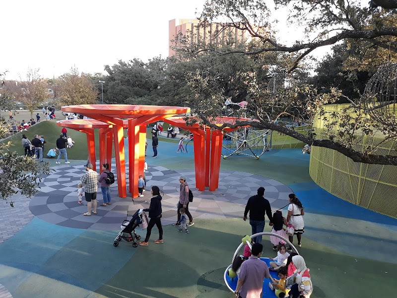 Levy Park - Photo 3